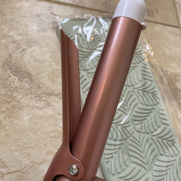 1 inch CONAIR curling iron & Heat Resistant Silicone Mat Pouch - Picture 3 of 7